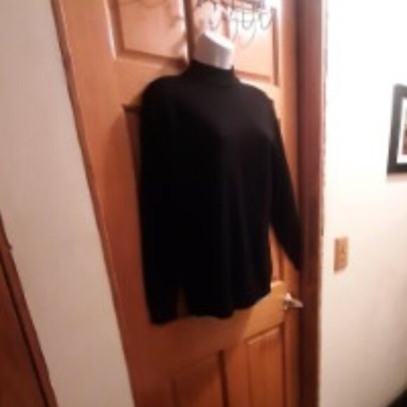 Mens black knit sweater - Picture 2 of 3